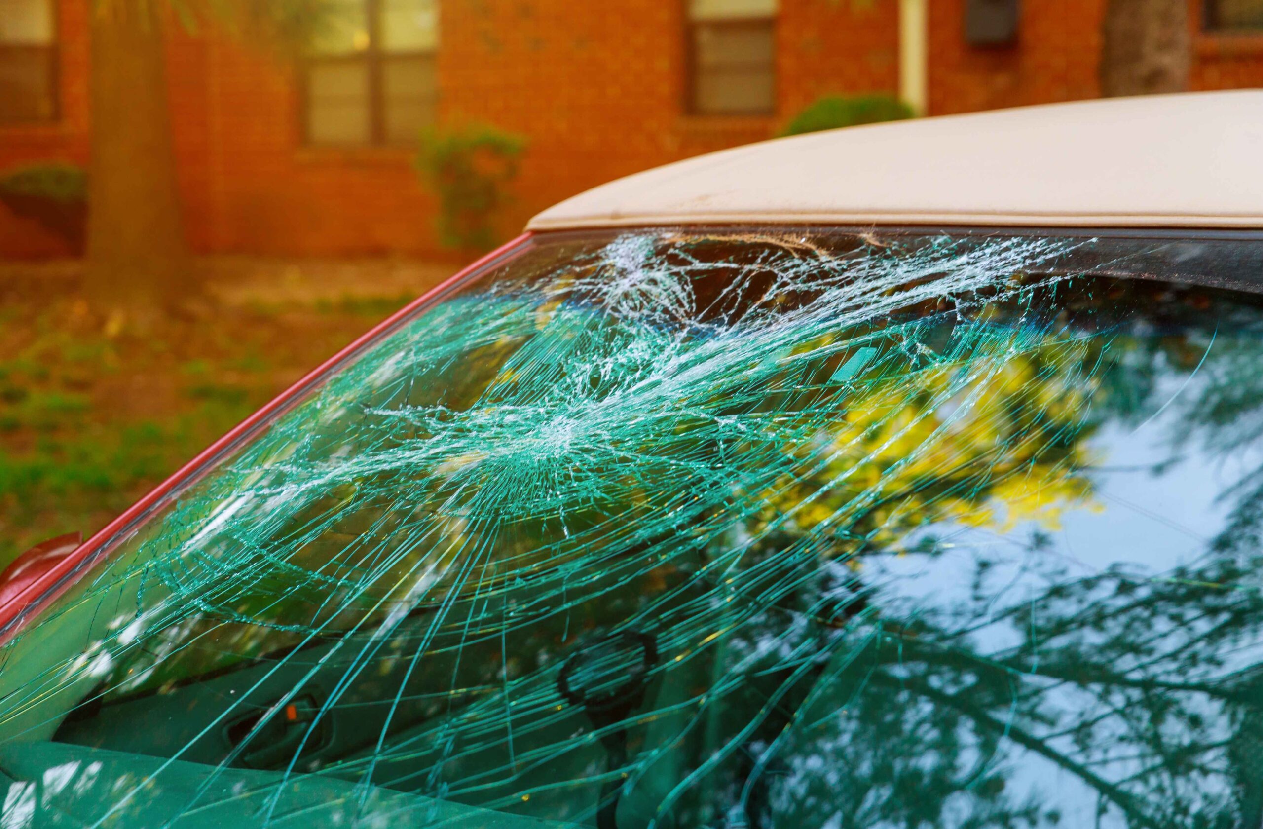 Car Windscreen Repair in Dubai: Don't Ignore That Small Crack
